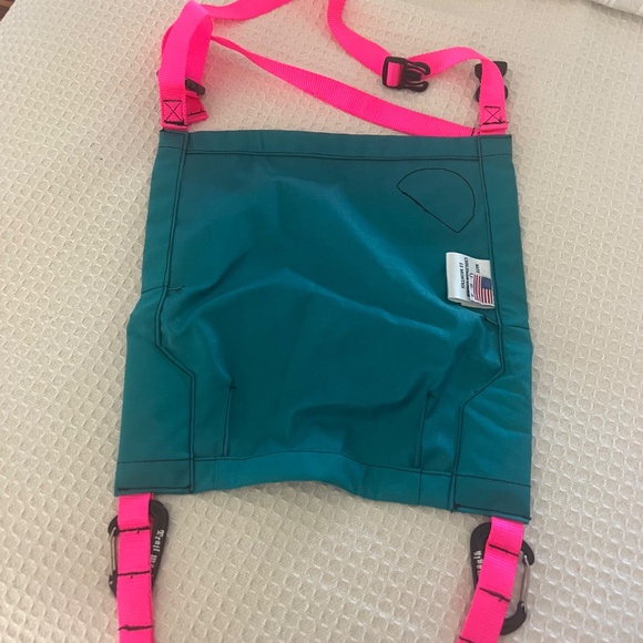 Trail Magik toddler hiking pack new without tags - Picture 2 of 4